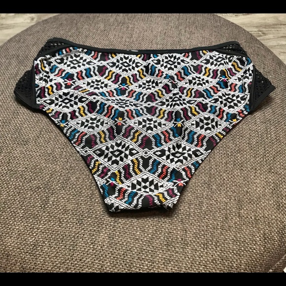 Donate 2/24 Bikini bottom tribal pattern w/mesh sides XL - Picture 2 of 5